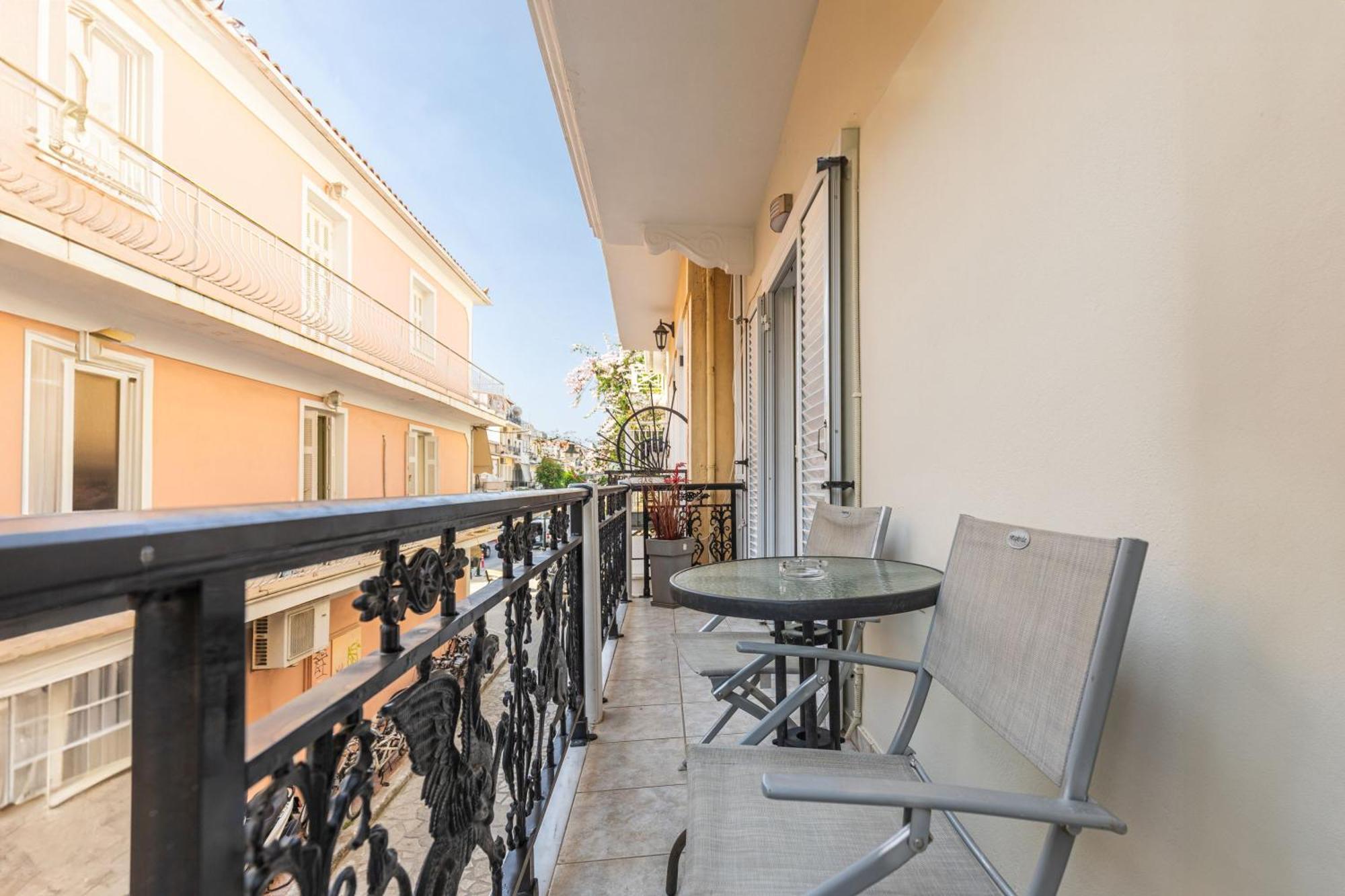 Beautiful City Center Apartments Zakynthos Town Exterior photo